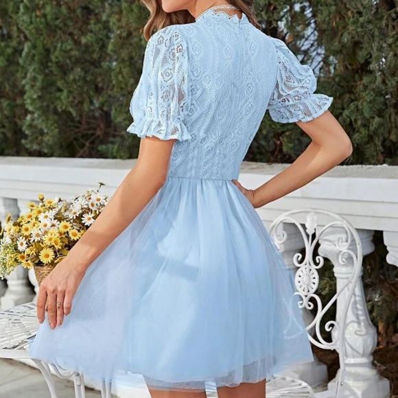 Luxe lace mock neck puff sleeve dress - Picture 8 of 10